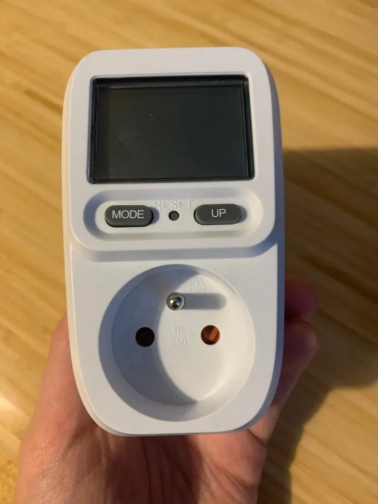 Merač elektrickej spotreby Solight DT26